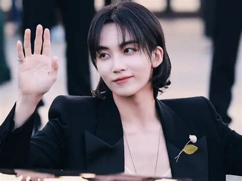 jeonghan seventeen ysl|jeonghan of seventeen dress.